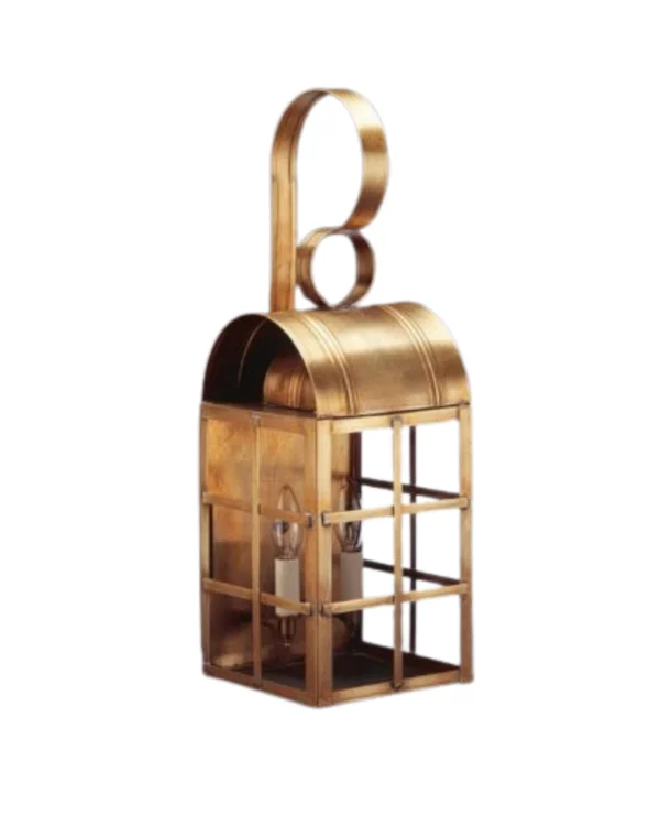 Colonial Wall Mount Lantern